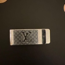 Fermasoldi Louis Vuitton -
